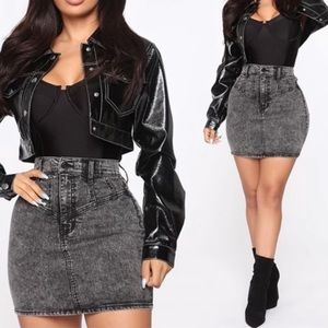 Acid wash denim skirt 🖤